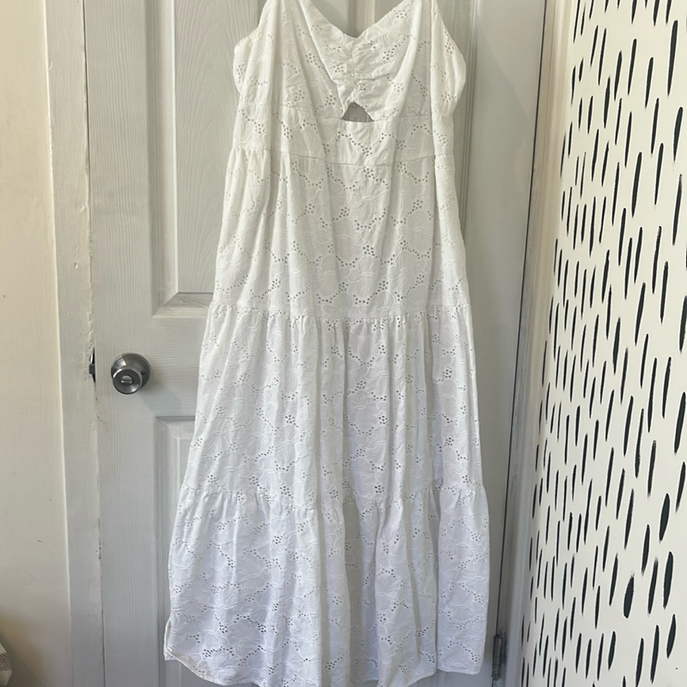 On 34th white lace dress size XL